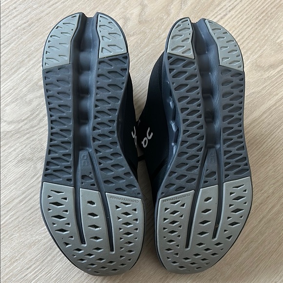 On cloud Black Athletic Shoes size 11.5 mens - Picture 4 of 7